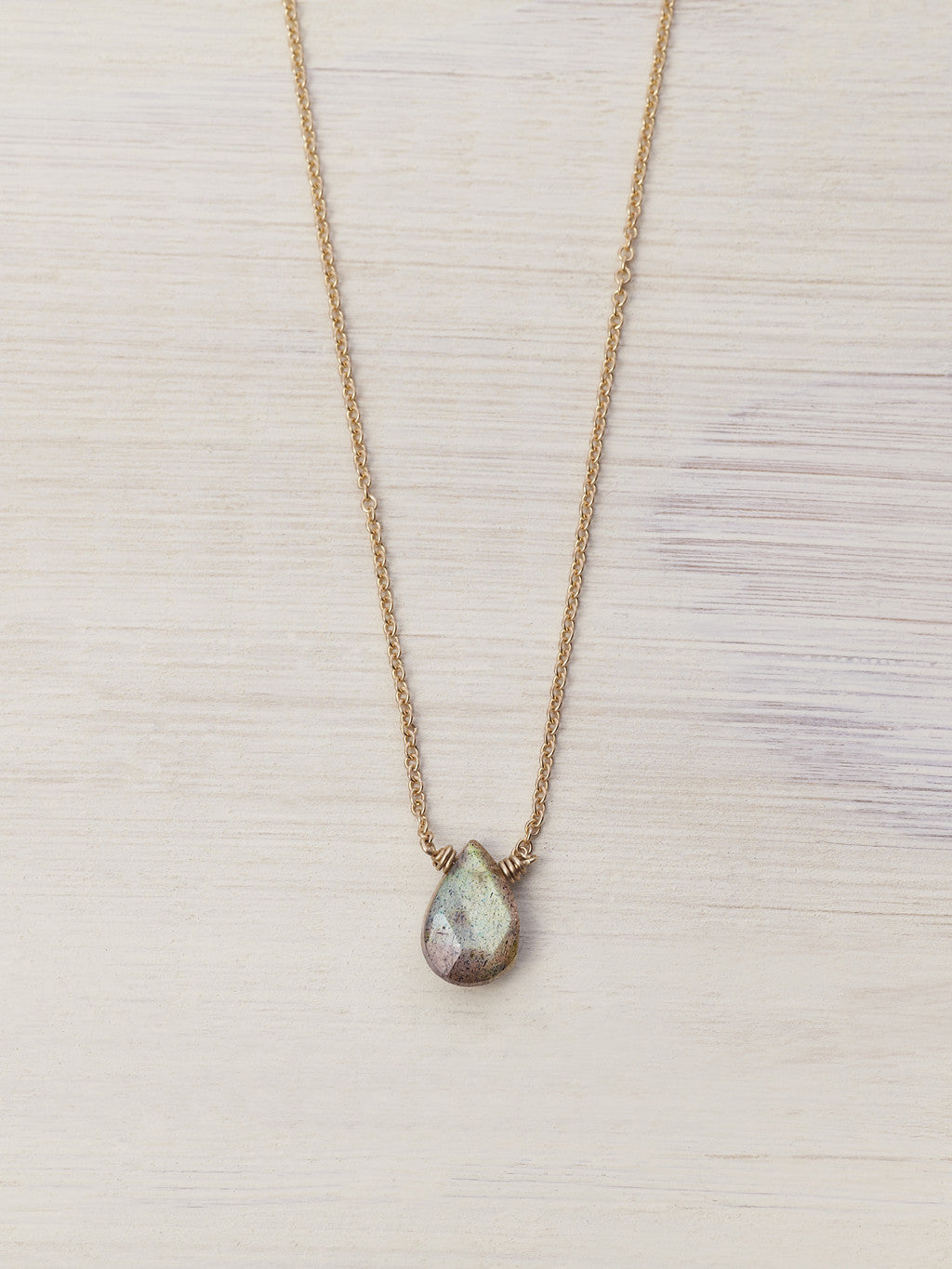 Labradorite Tiny Gem Necklace - LUNESSA