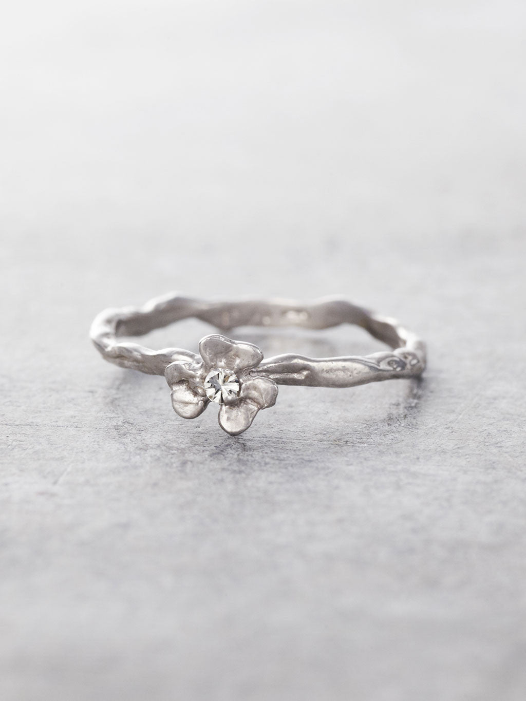 Diamond Clover Twig Ring - LUNESSA