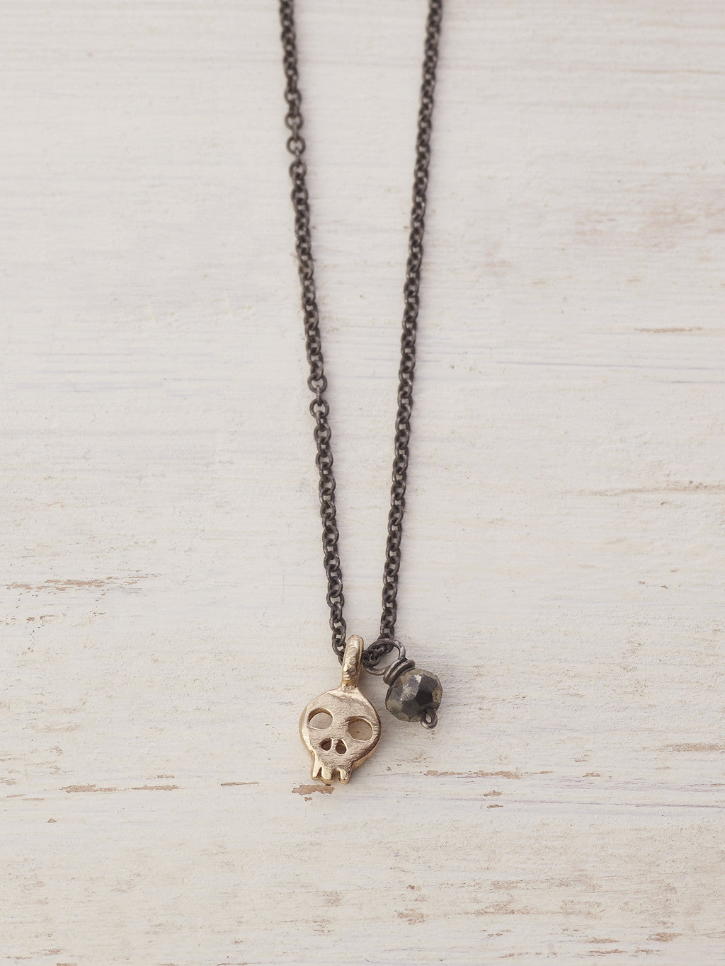 Tiny Skull Gem Necklace - LUNESSA