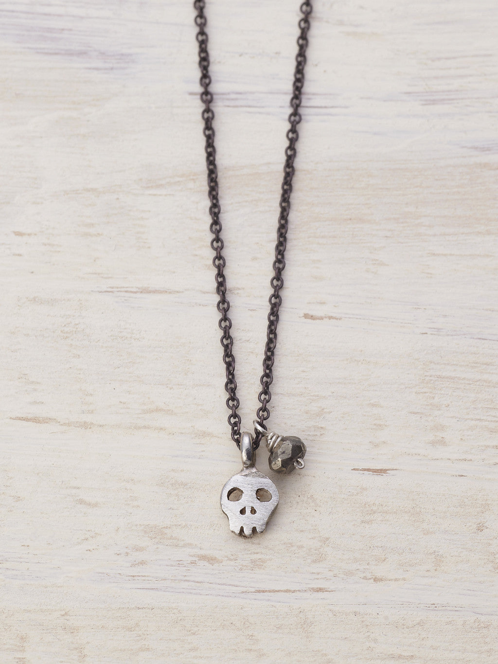 Tiny Skull Gem Necklace - LUNESSA