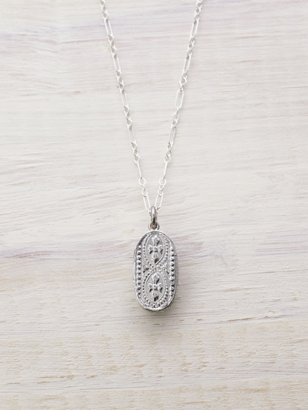 Antique Crown Peruvian Calcite Necklace - LUNESSA