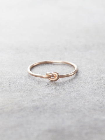 Tiny Promise Knot Ring - LUNESSA