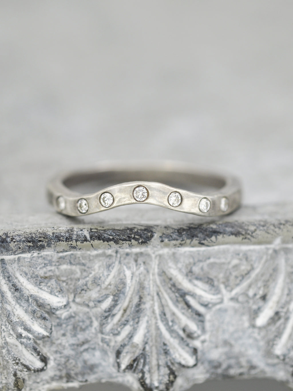 14K Seven Diamond Curved Ring Band