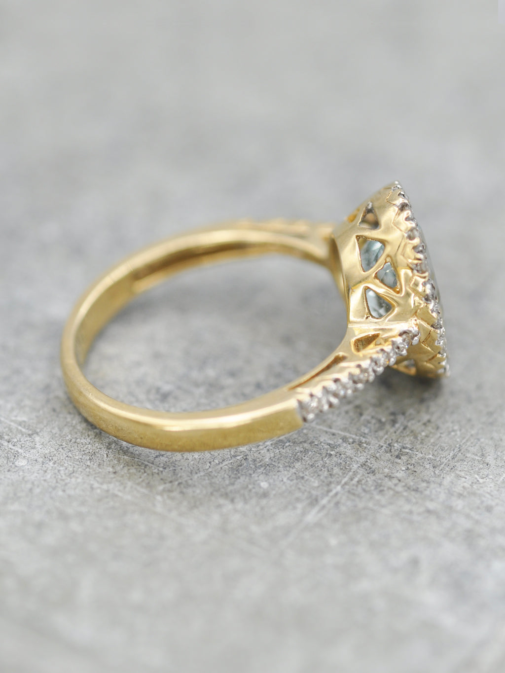 14K Oval Aquamarine Diamond Halo Ring - LUNESSA
