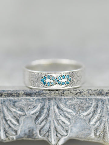 Engraved Pave Diamond Infinity Ring - Blue Diamonds