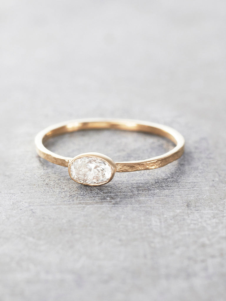 Oval Diamond Solitaire | LUNESSA